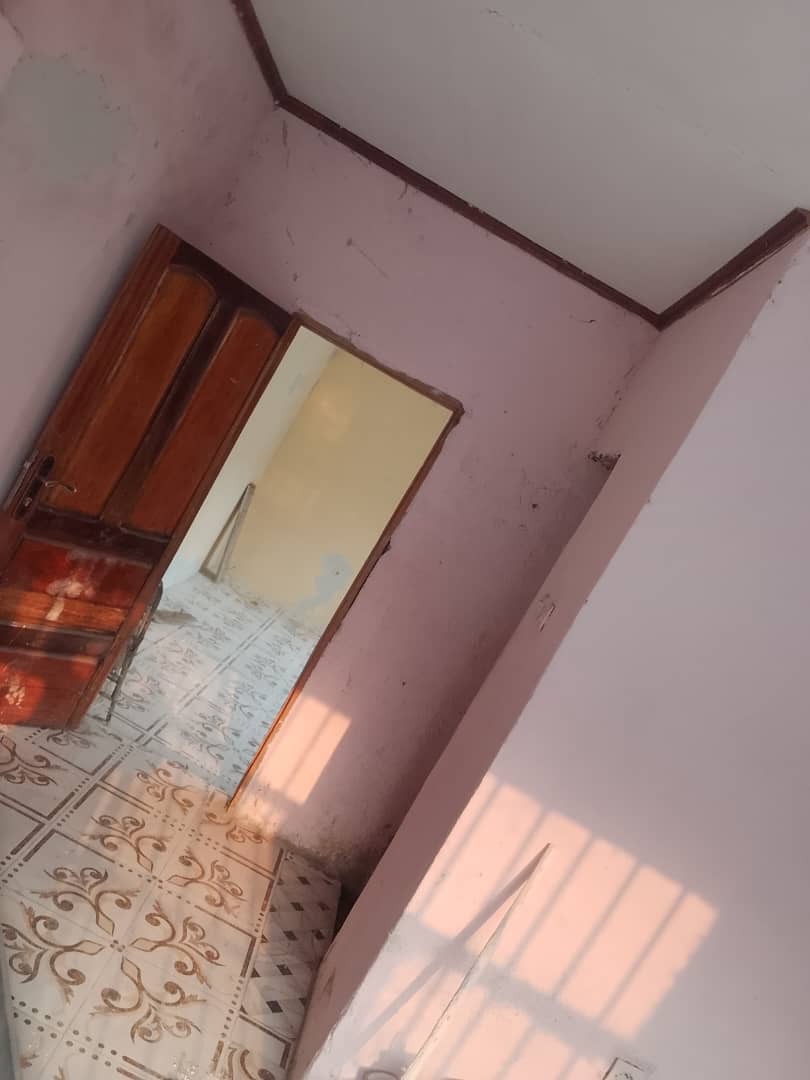 Maison basse à louer à ngaliema, référence lubaki