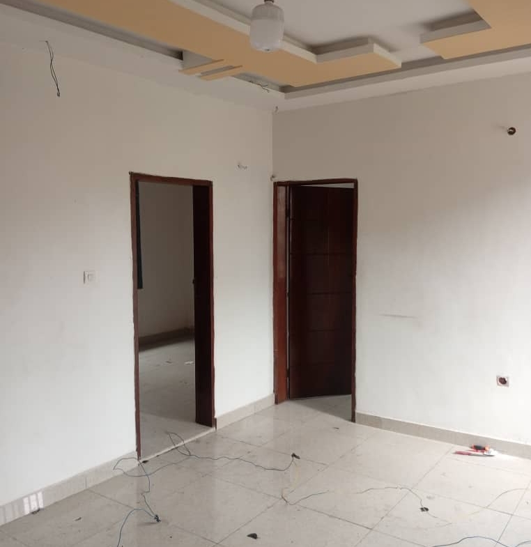 appartement à louer à ngaliema macampagne, référence Eglise kamanda