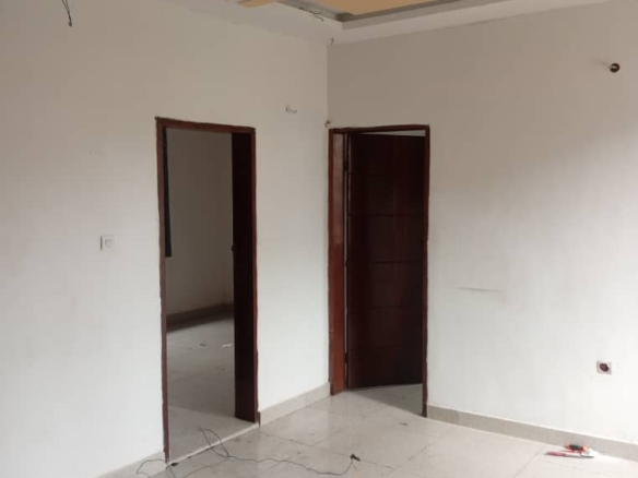 Appartement à louer à ngaliema macampagne, référence eglise kamanda