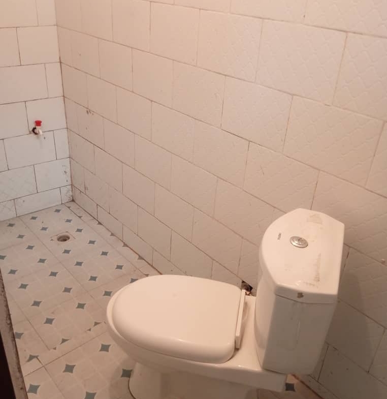 appartement à louer à ngaliema macampagne, référence Eglise kamanda