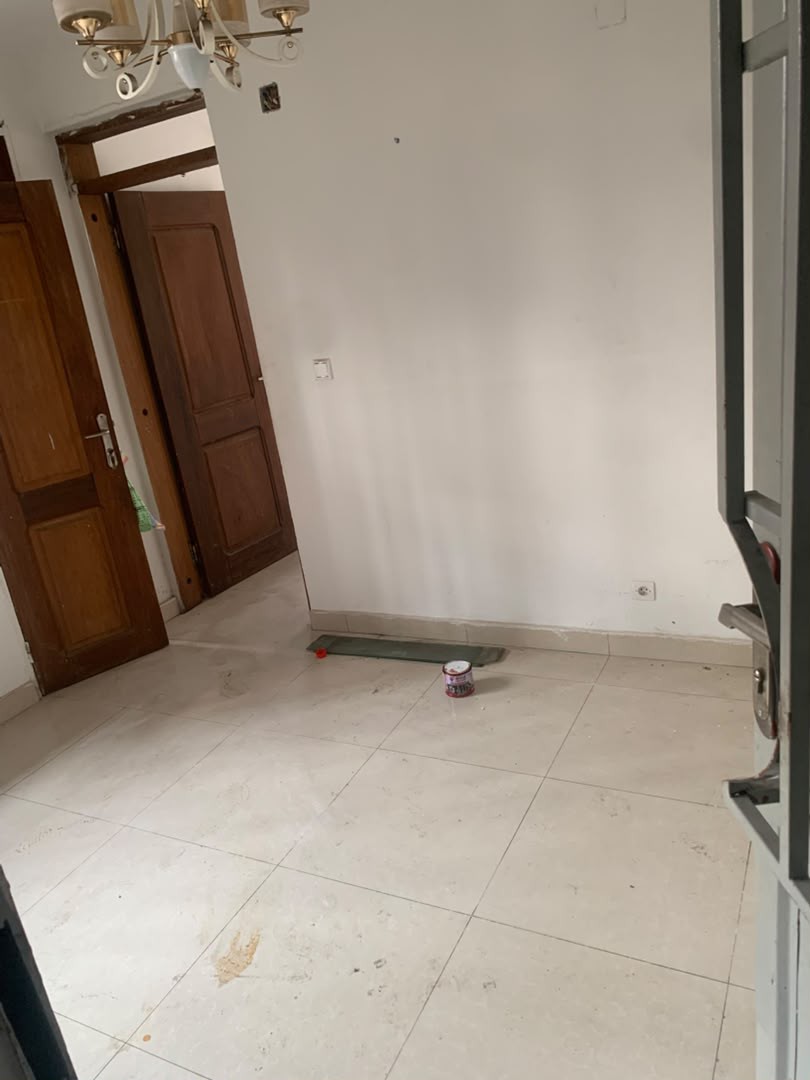 Appartement à louer à ngaliema macampagne, référence paroisse Saint luc