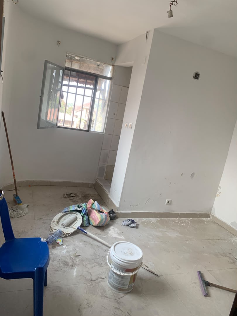 Appartement à louer à ngaliema macampagne, référence paroisse Saint luc