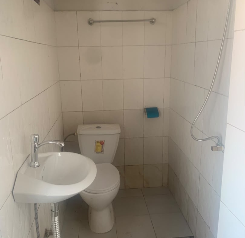Appartement à louer à ngaliema macampagne, référence église kamanda