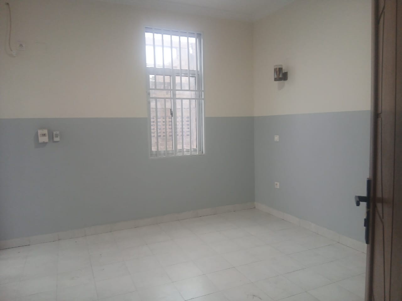 Appartement à louer à ngaliema macampagne, référence église kamanda