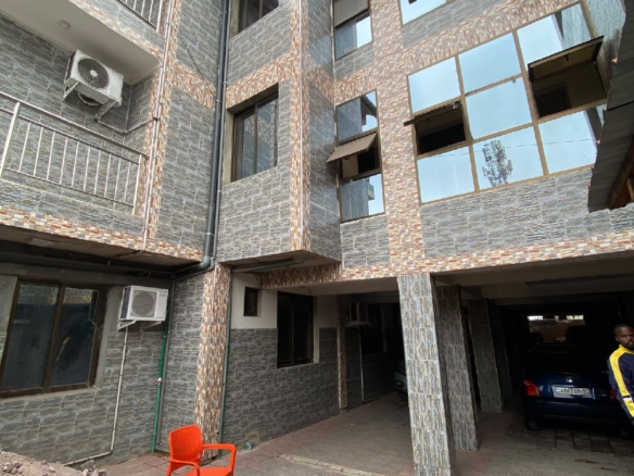Appartements à louer à ngaliema, référence gramalic