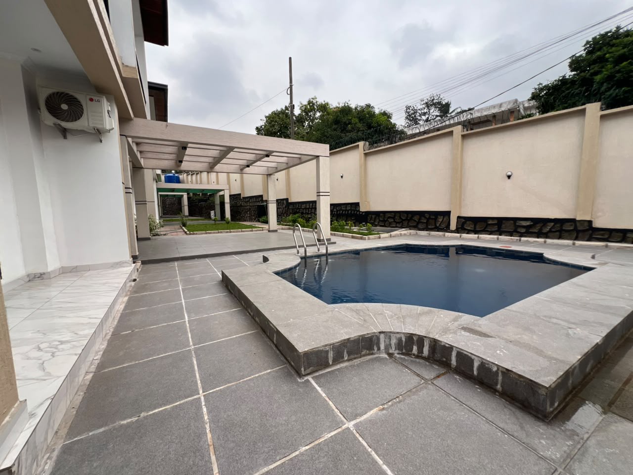 scaled_1000923117 Villa à Louer – Macampagne, Kinshasa