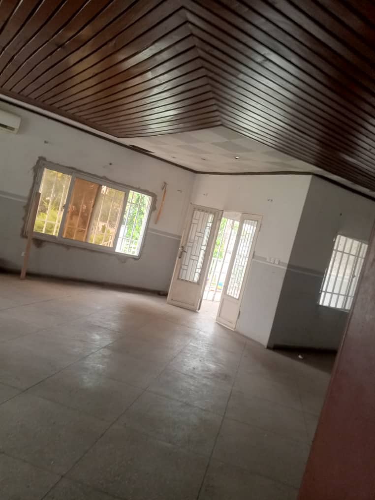 scaled_1000945463 Appartement à Louer – Kintambo, Kinshasa