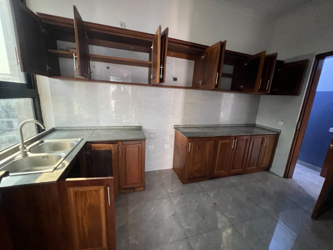 scaled_1000945481 Appartement à Louer – Kintambo, Kinshasa