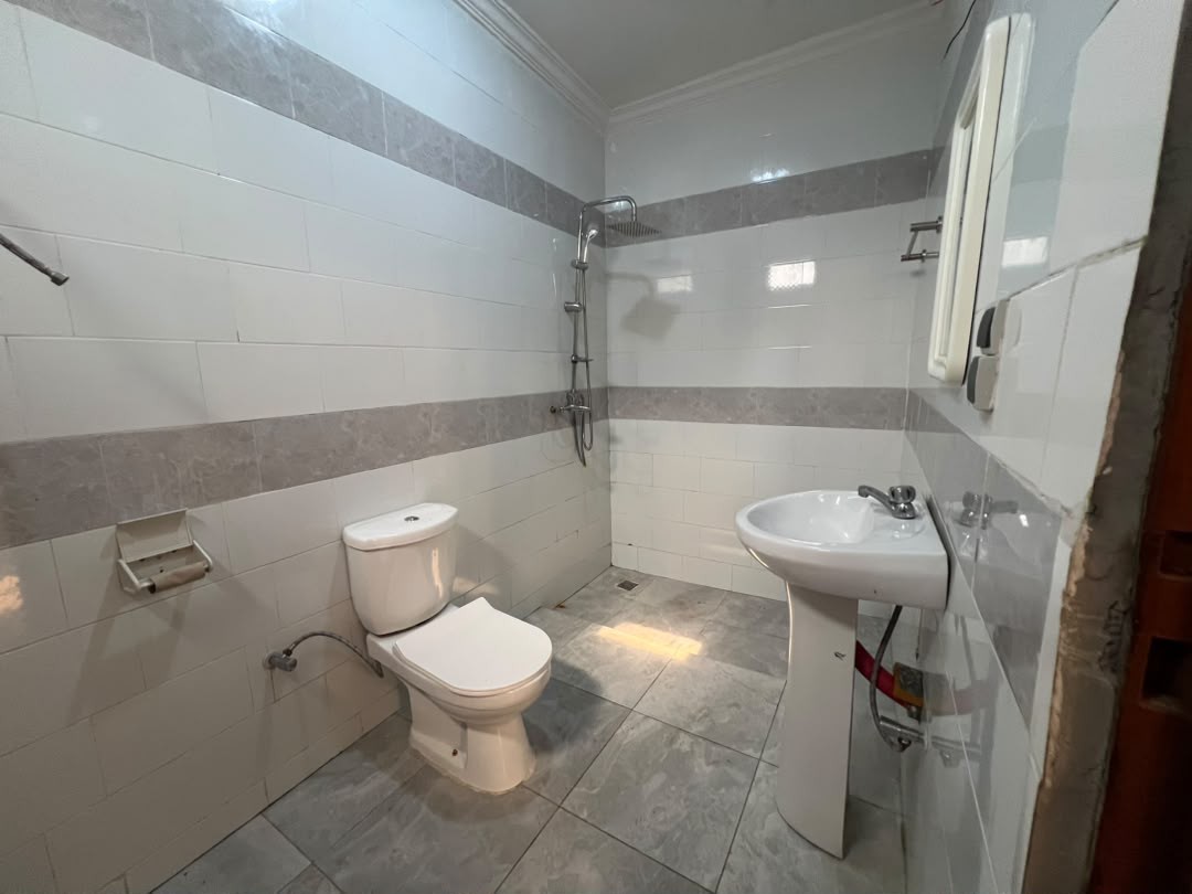 scaled_1000977168 Appartement à Louer – Kintambo, Kinshasa