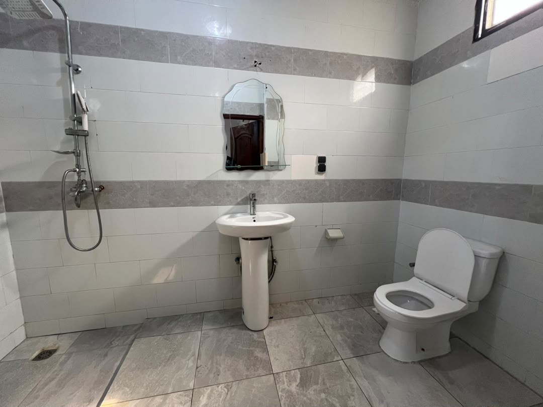 scaled_1000977179 Appartement à Louer – Kintambo, Kinshasa