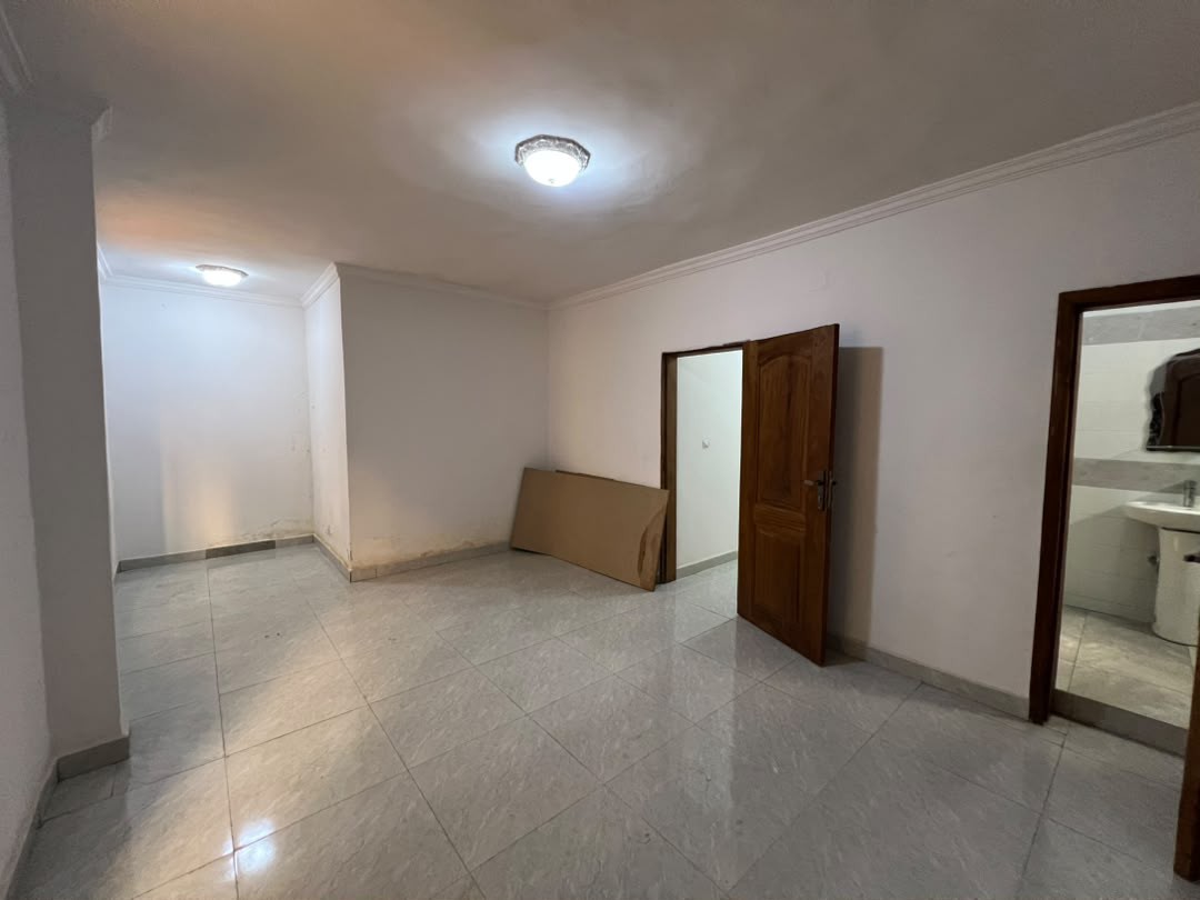 scaled_1000977185 Appartement à Louer – Kintambo, Kinshasa