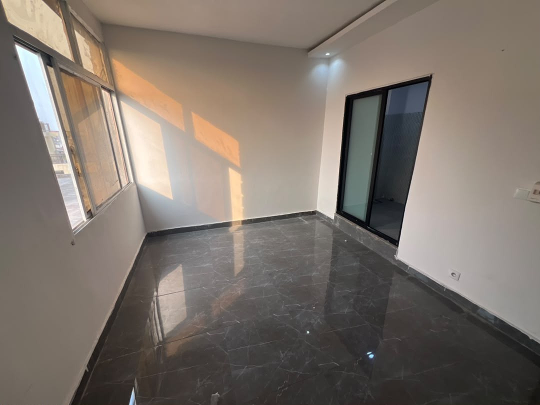 scaled_1000977191 Appartement à Louer – Kintambo, Kinshasa
