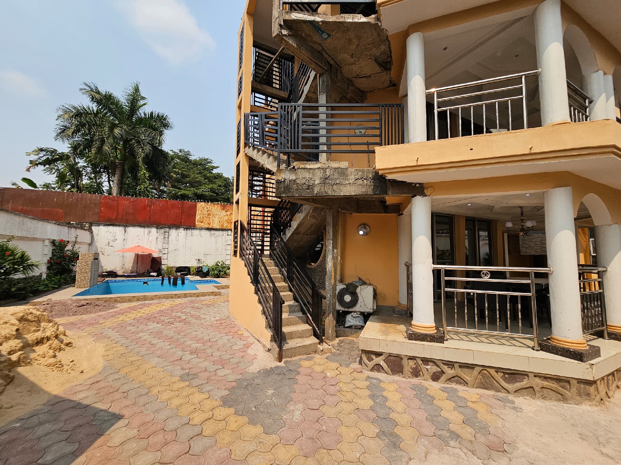 scaled_1000977442 Appartement à Louer – Ngaliema, Kinshasa