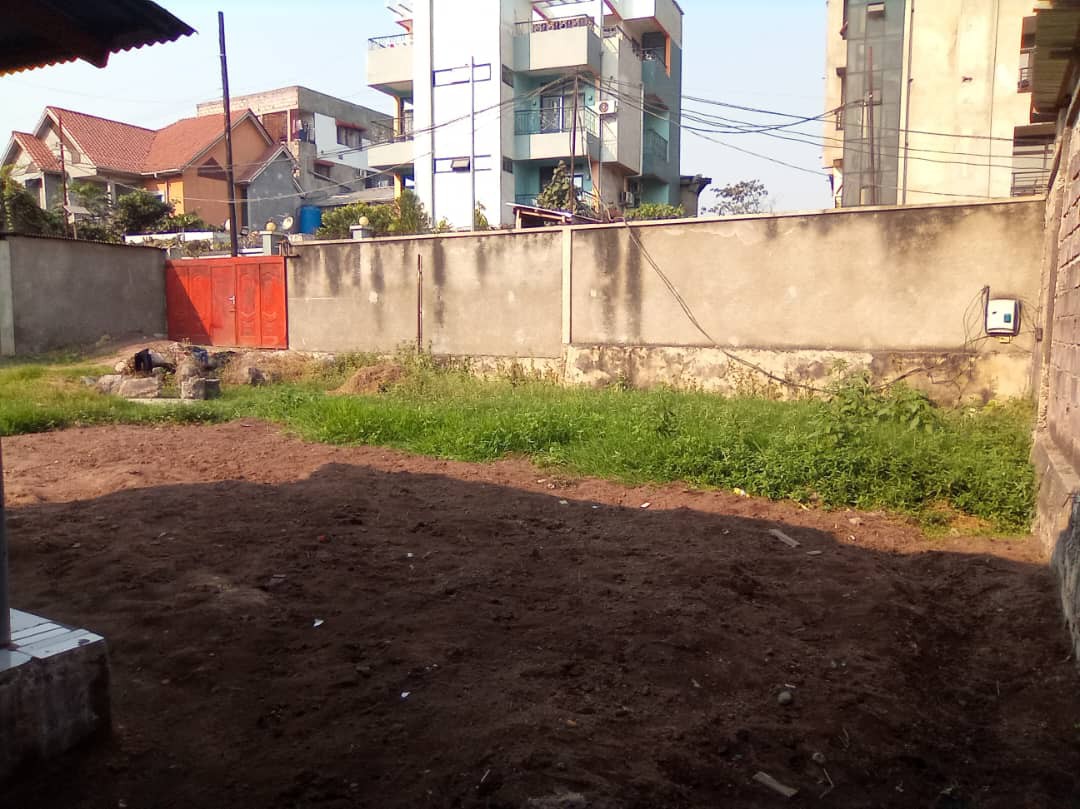 scaled_1000977939 Parcelle-Terrain à Vendre – Ngaliema, Kinshasa