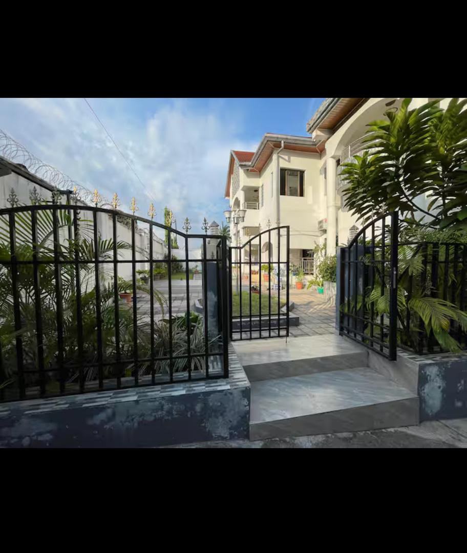 Villa de 7 chambres mise en location à Ngaliema macampagne