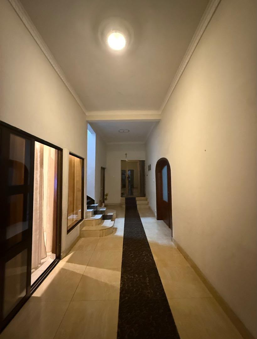 Villa de 7 chambres mise en location à Ngaliema macampagne