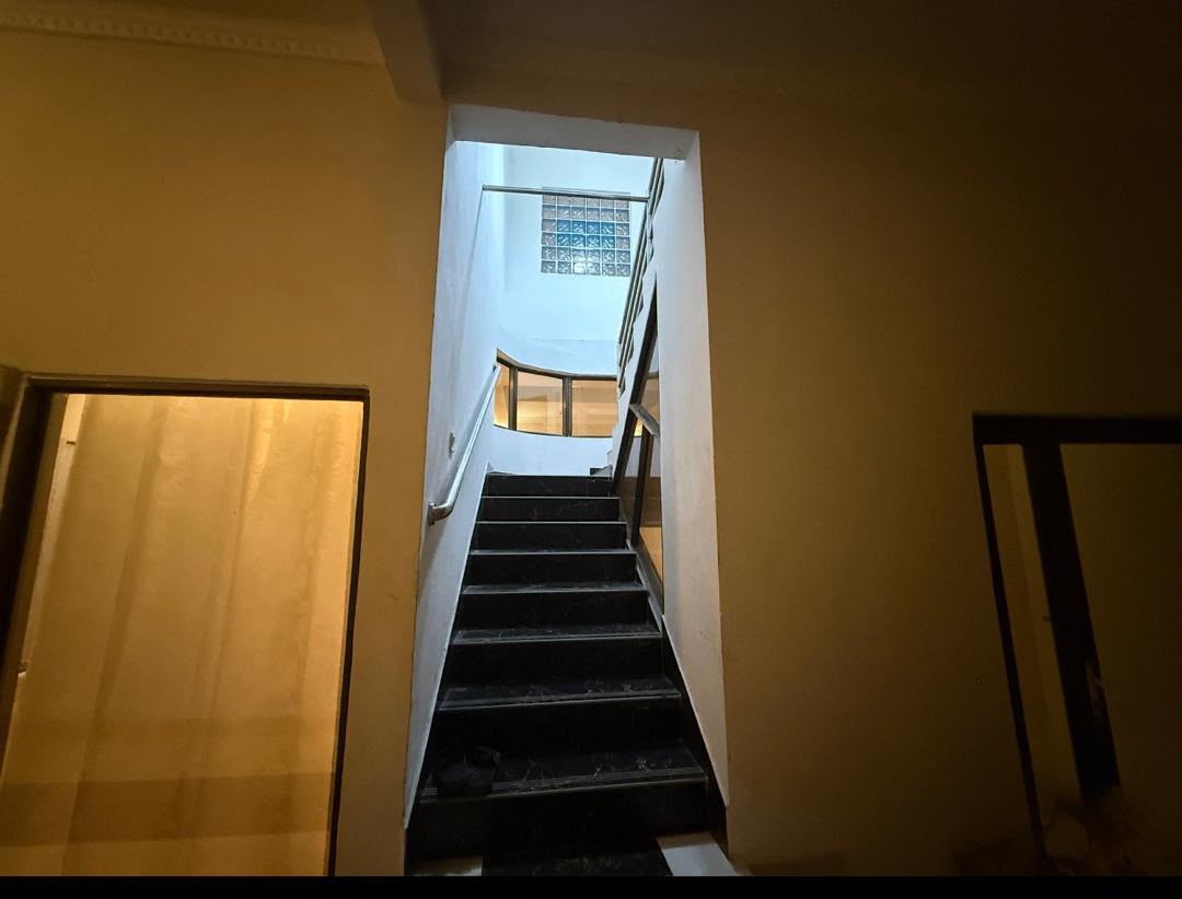 Villa de 7 chambres mise en location à Ngaliema macampagne