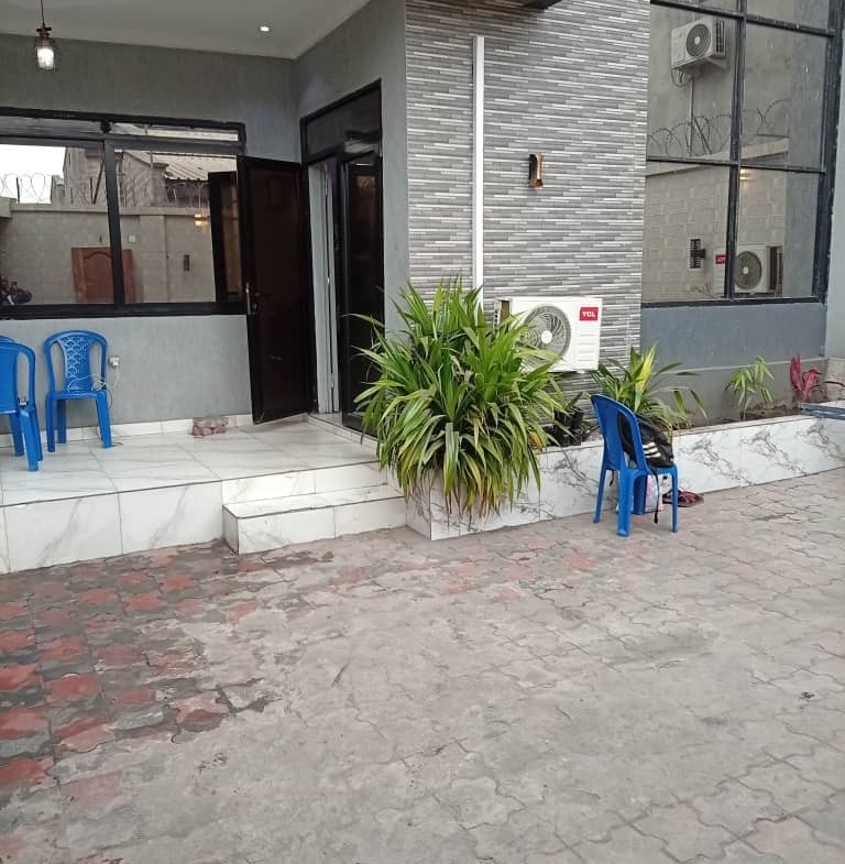 Villa en location à limete 7eme rue résidentielle