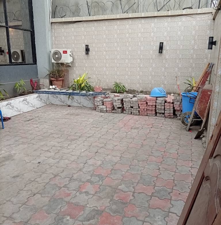 Villa en location à limete 7eme rue résidentielle