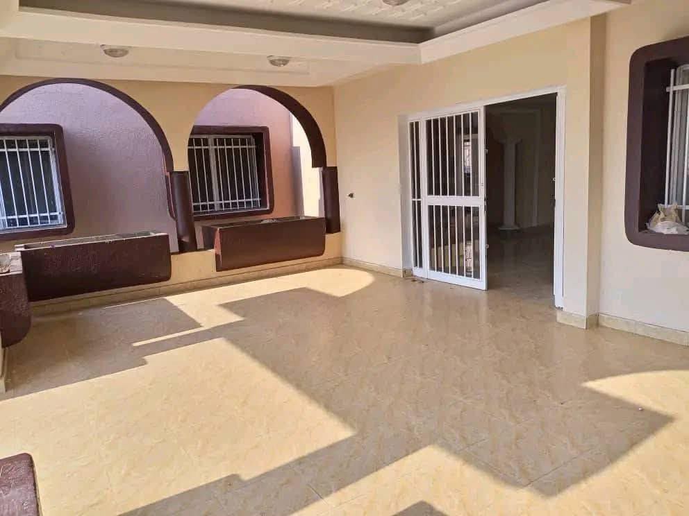 Ville en vente à mint ngafula/ maman mobutu