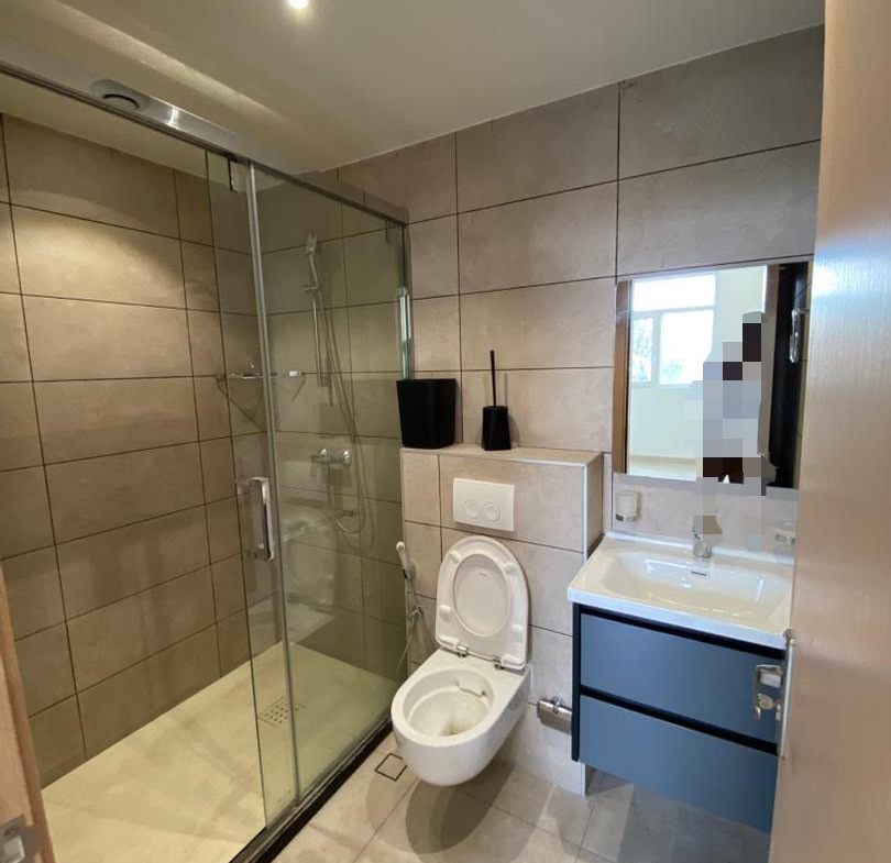 FK immo vous présente un magnifique appartement nouvellement construit en location à Gombe