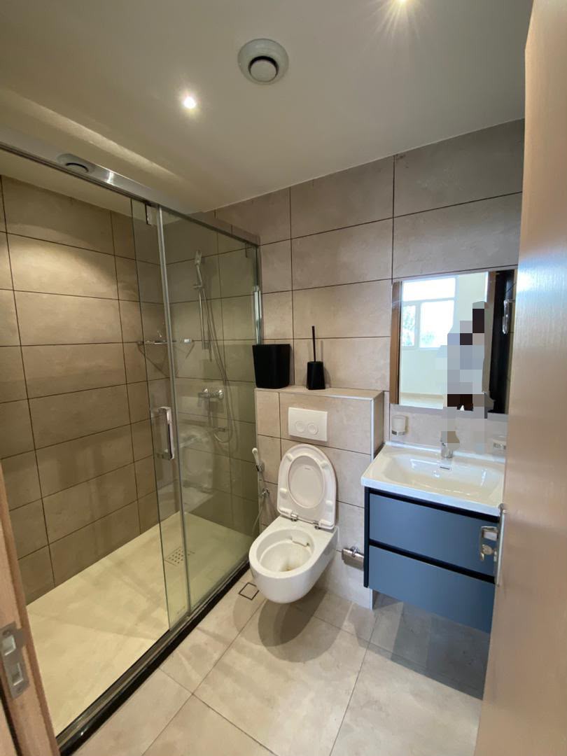 FK immo vous présente un magnifique appartement nouvellement construit en location à Gombe