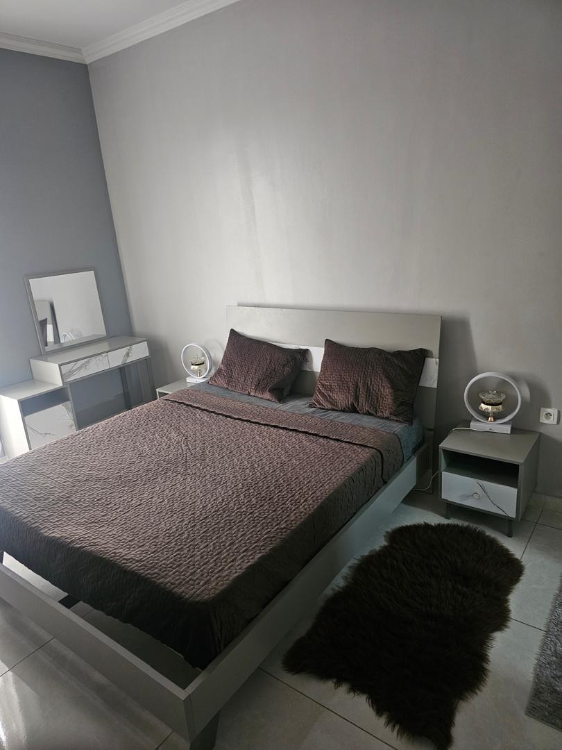 scaled_1000998468 Appartement meublé a louer a gombe
