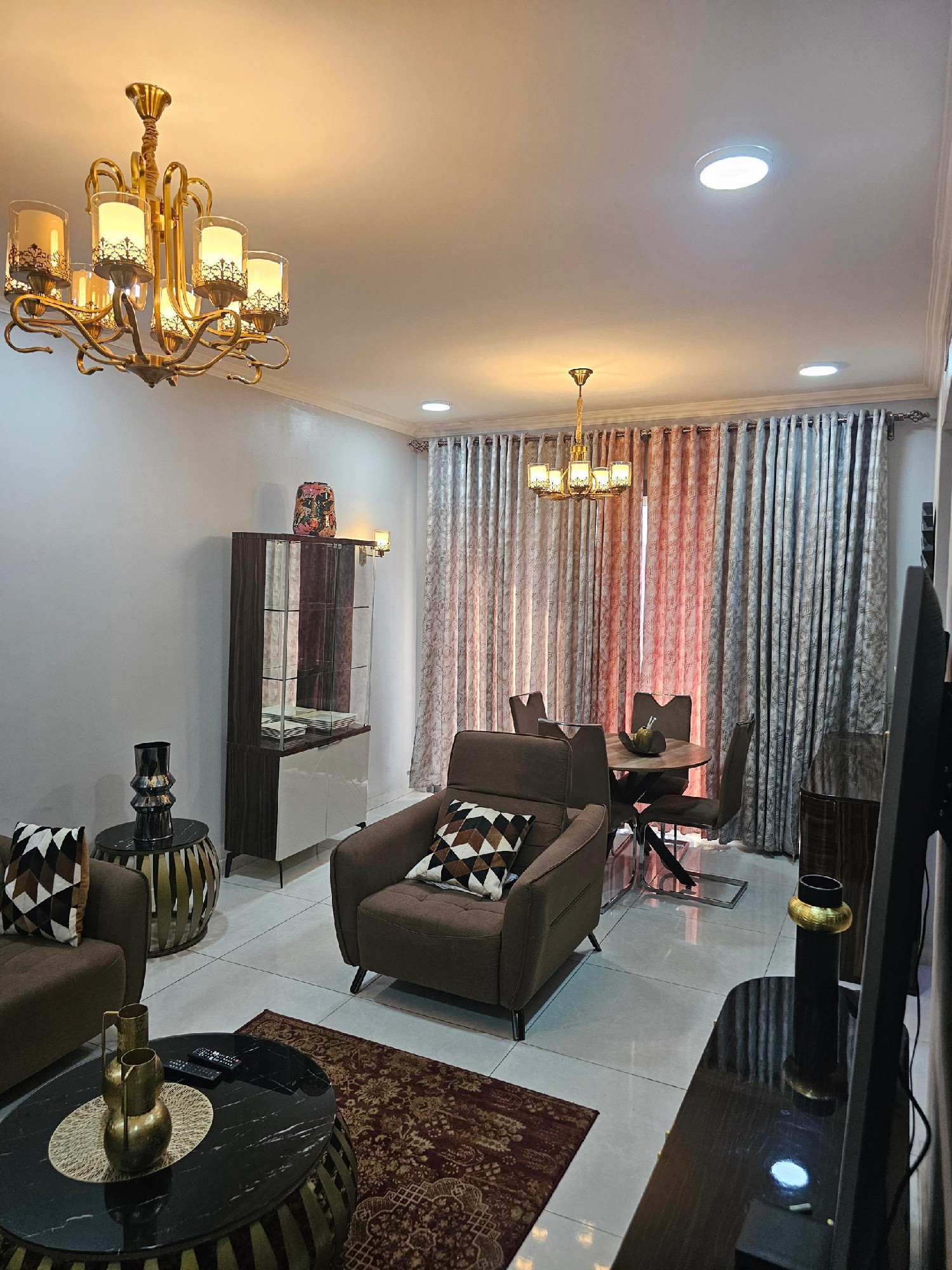 scaled_1000998478 Appartement meublé a louer a gombe
