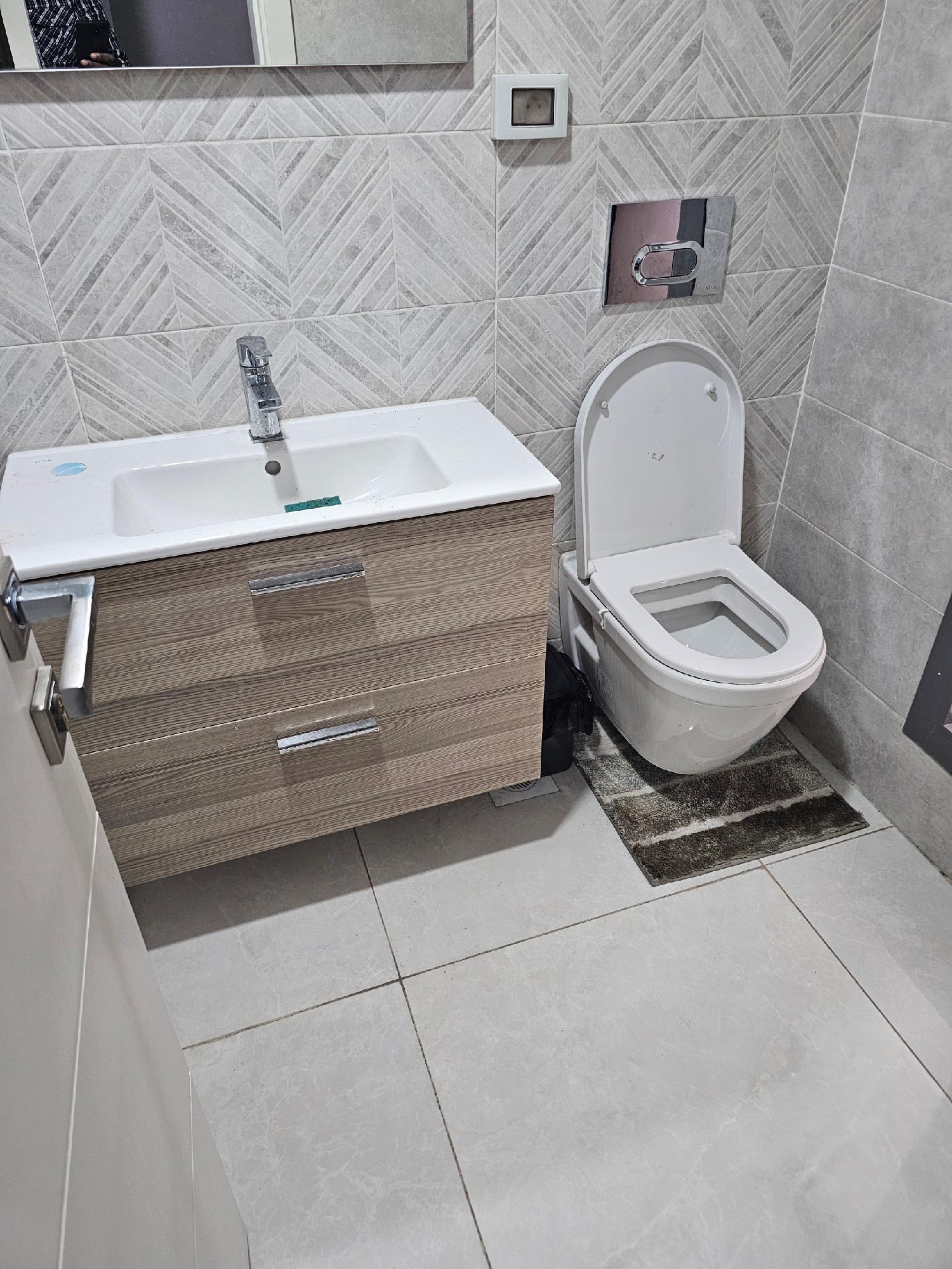 scaled_1000998480 Appartement meublé a louer a gombe