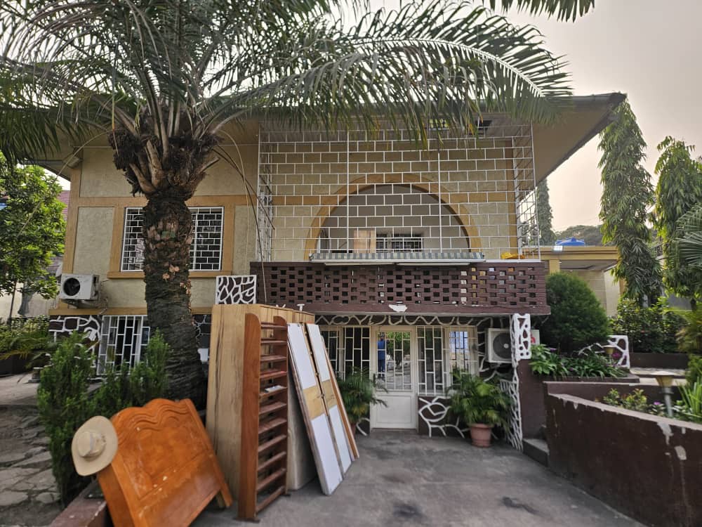 FK immo vous présente une magnifique villa en location à Ngaliema binza météo