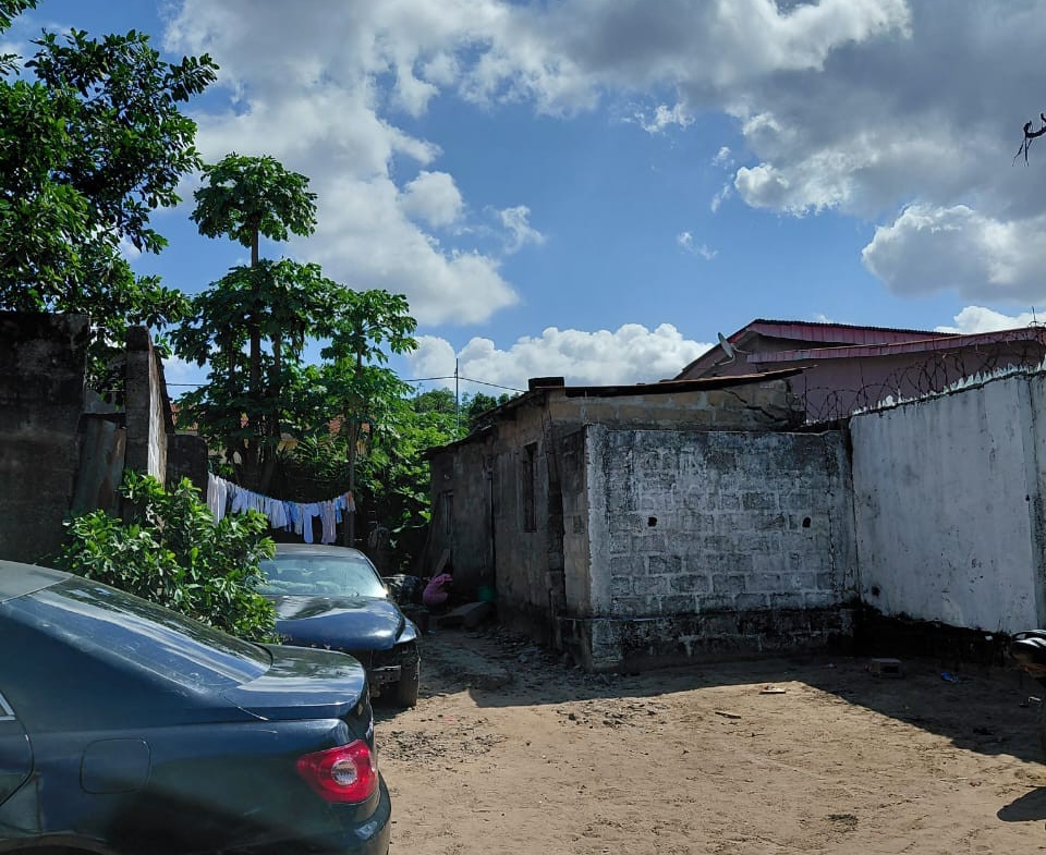Parcelle de 9m/25m en vente à Ngaliema binza Delvaux