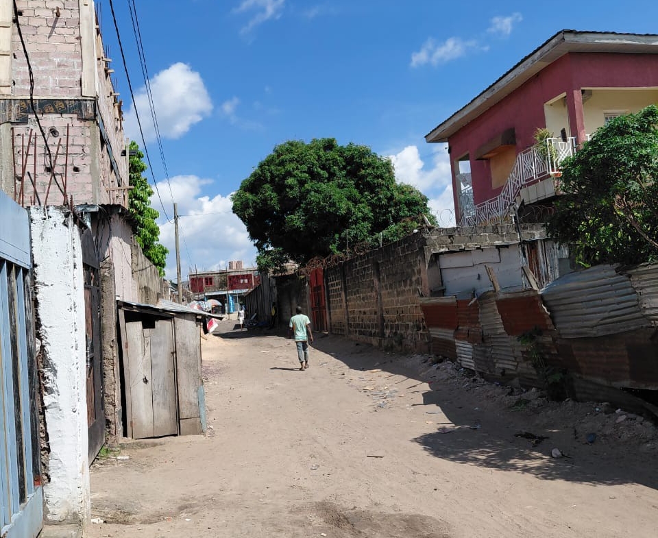 Parcelle de 9m/25m en vente à Ngaliema binza Delvaux