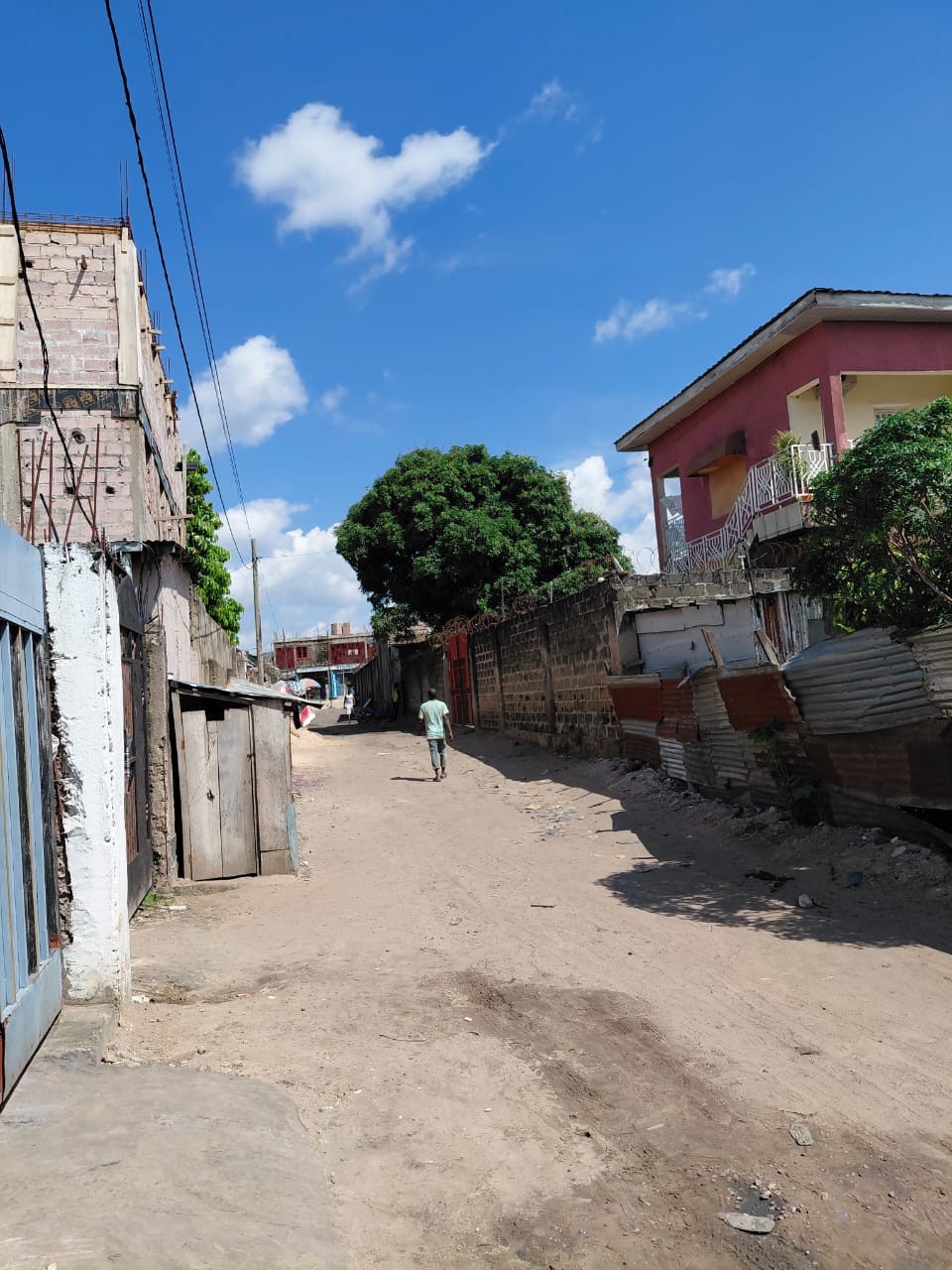 Parcelle de 9m/25m en vente à Ngaliema binza Delvaux