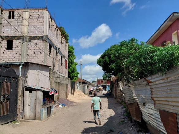 Parcelle de 9m/25m en vente à ngaliema binza delvaux