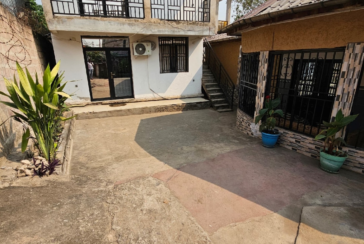 Parcelle de 20m/20m avenue 2 maison en vente à Ngaliema pigeon
