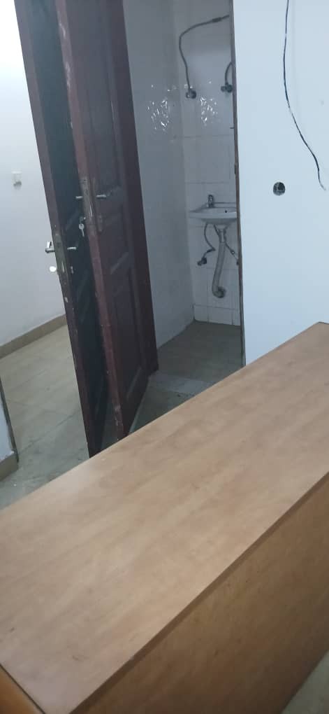 scaled_1001824460 Appartement à Louer – Kintambo, Kinshasa