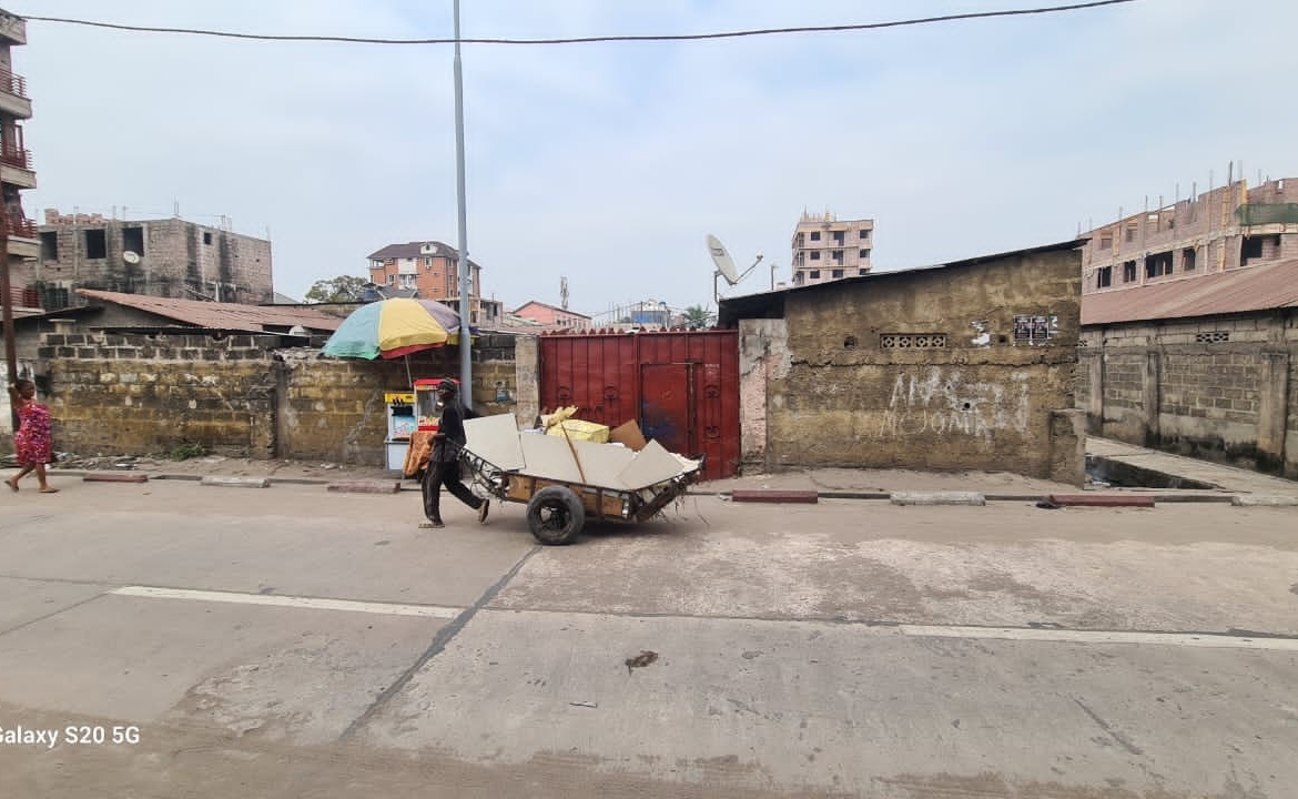 Parcelle-Terrain à Vendre – Lingwala, Kinshasa