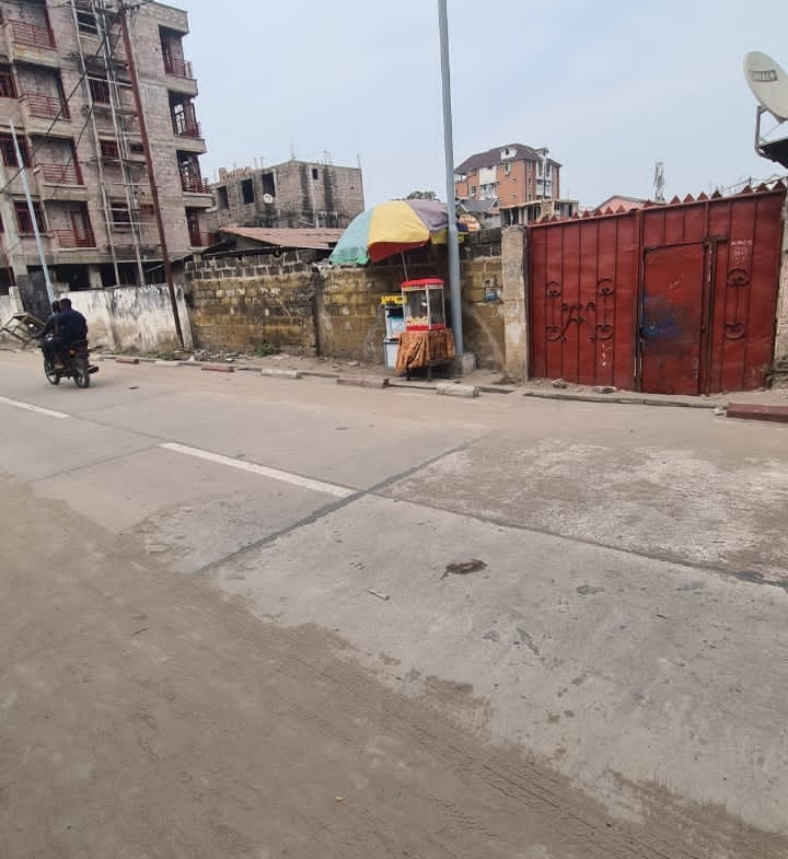 Parcelle-Terrain à Vendre – Lingwala, Kinshasa
