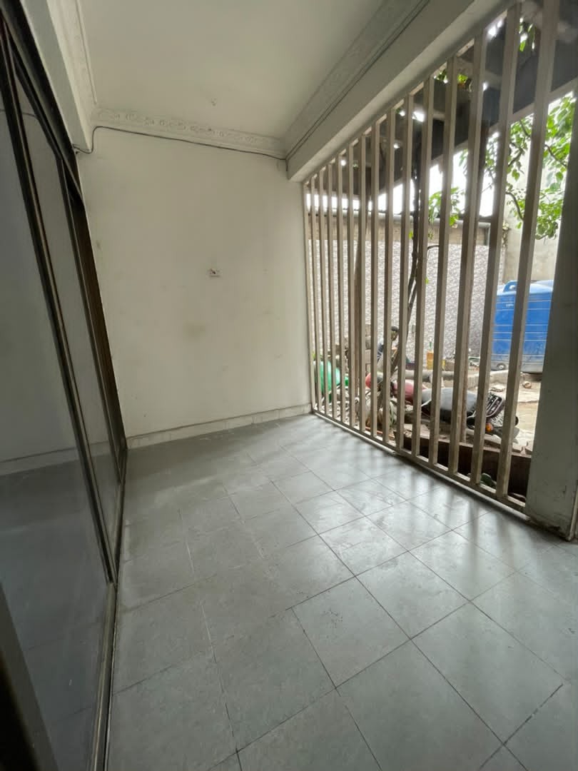 scaled_1001928409 Appartement à Louer – Kintambo, Kinshasa