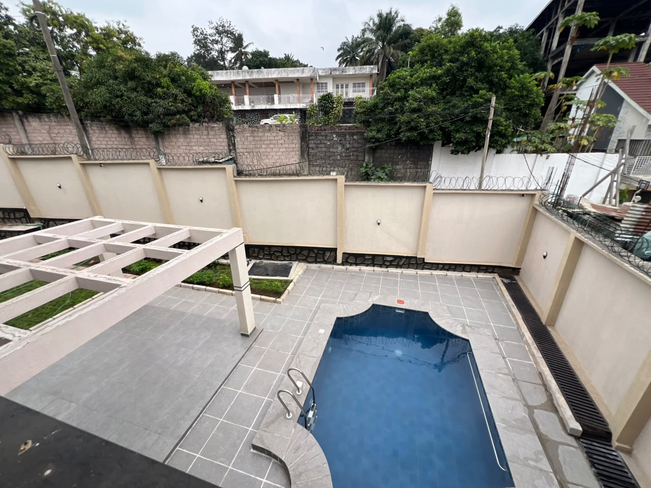 Duplex à Louer – Macampagne, Kinshasa