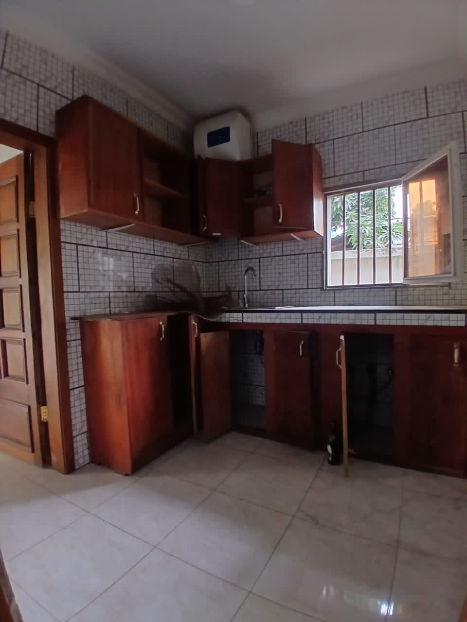 scaled_1001932095 Appartement à Louer – Ngaliema, Kinshasa