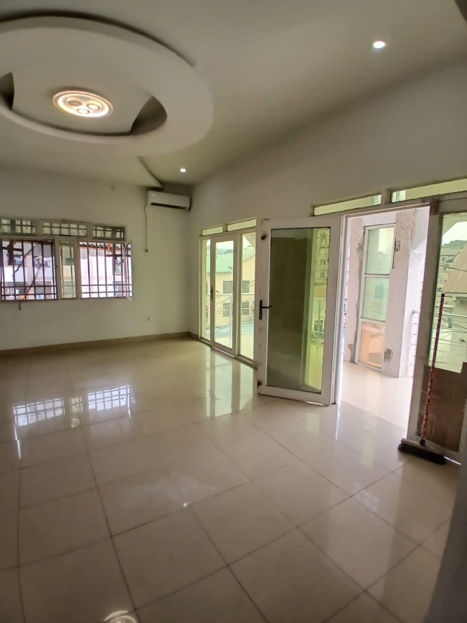 scaled_1001932109 Appartement à Louer – Ngaliema, Kinshasa