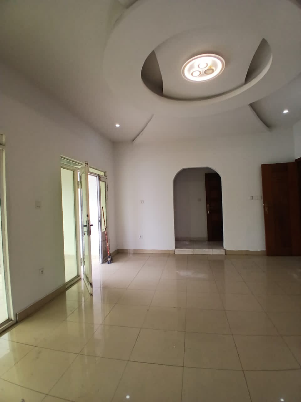 scaled_1001932124 Appartement à Louer – Ngaliema, Kinshasa