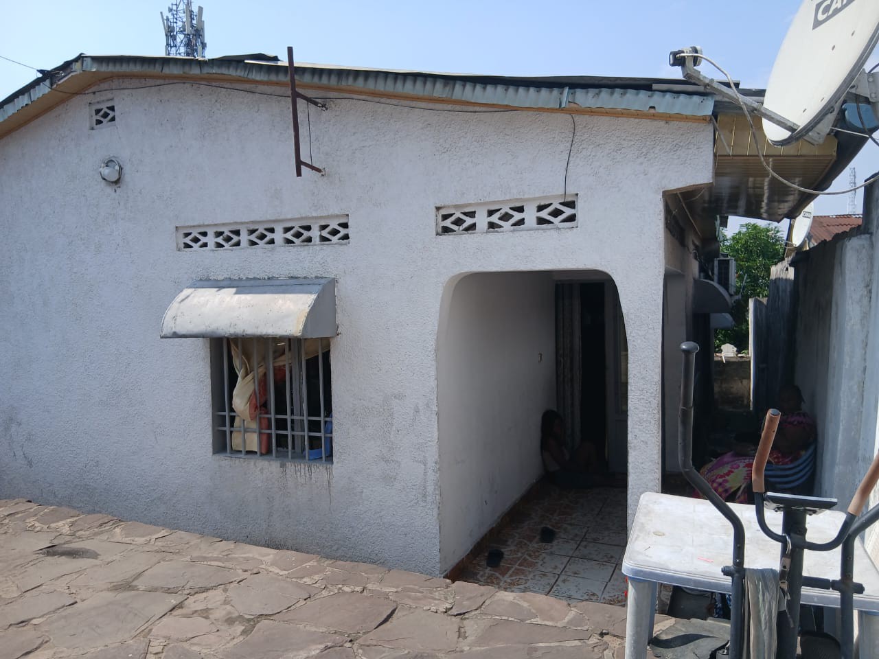 scaled_1001938630 Parcelle-Terrain à Vendre – Ngaliema, Kinshasa