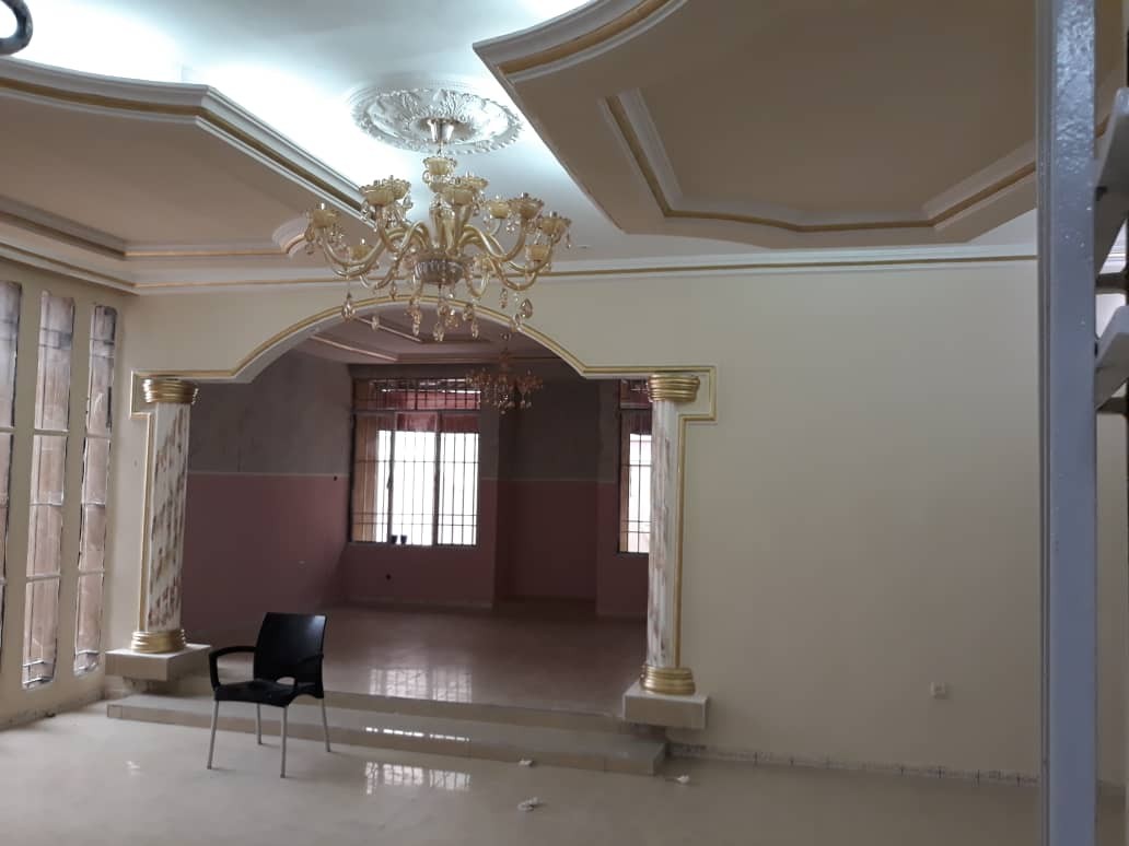 Maison à Louer – Kasa-Vubu, Kinshasa