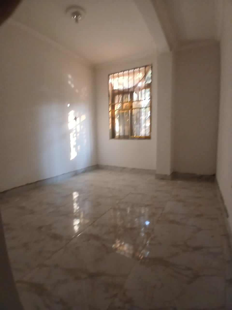 scaled_1001960293 Appartement à Louer – Ngaliema, Kinshasa