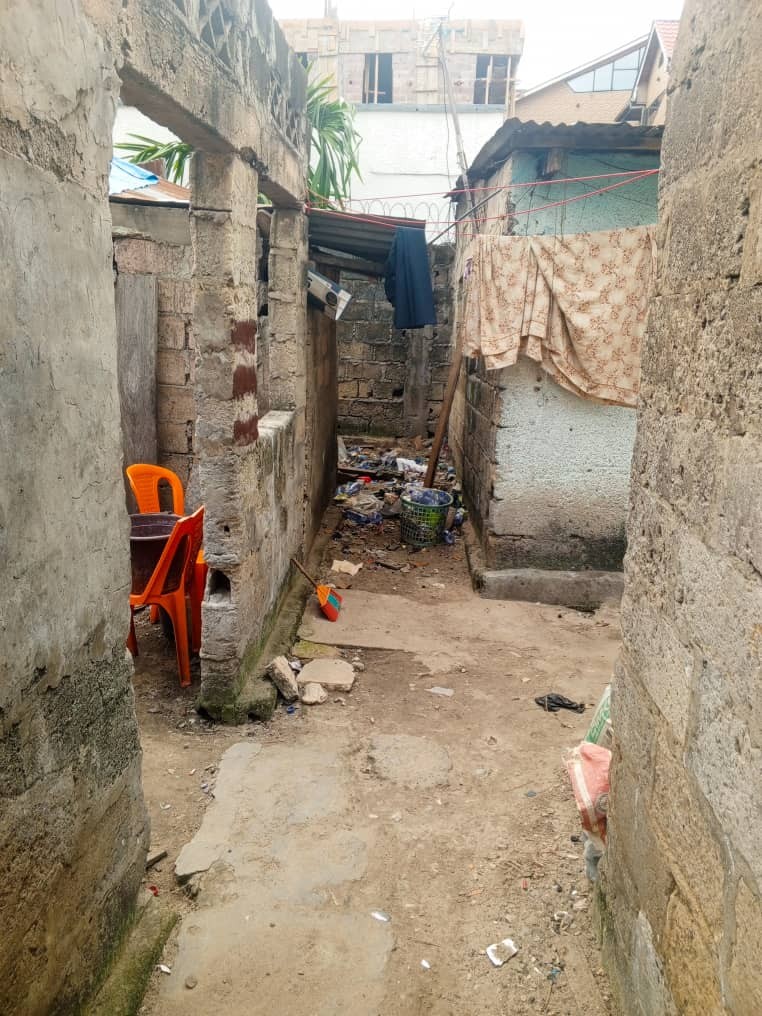 scaled_1001961889 Parcelle-Terrain à Vendre – Kintambo, Kinshasa