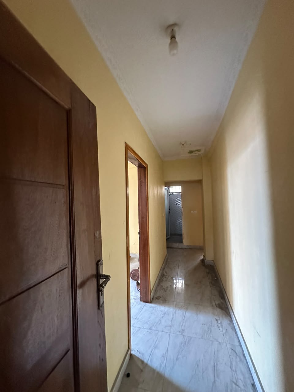 scaled_1001961995 Appartement à Louer – Lingwala, Kinshasa