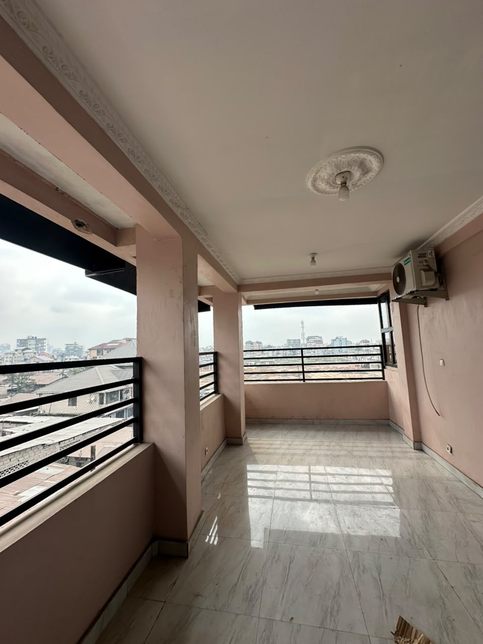 scaled_1001961996 Appartement à Louer – Lingwala, Kinshasa