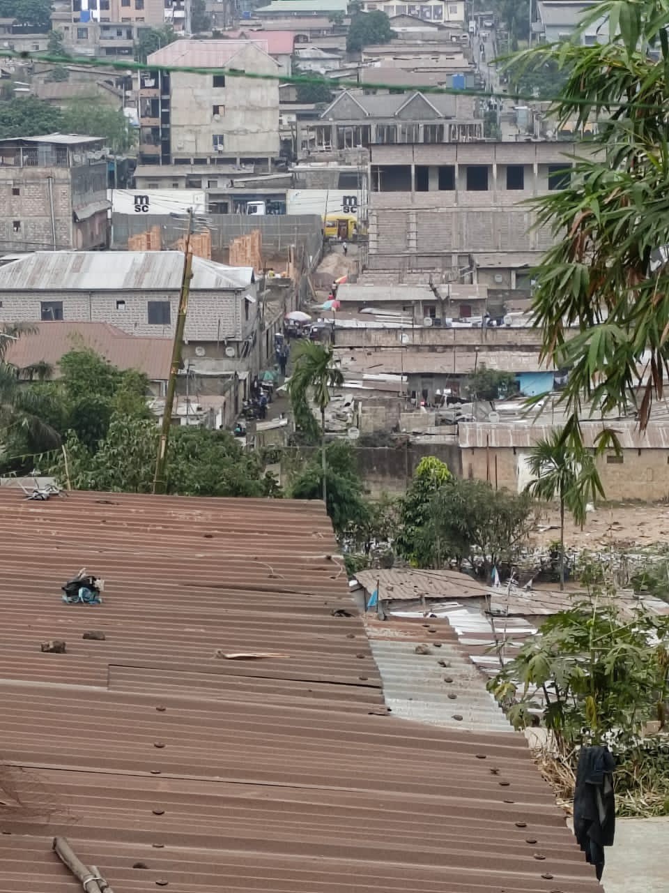 scaled_1001962089 Parcelle-Terrain à Vendre – Makala, Kinshasa
